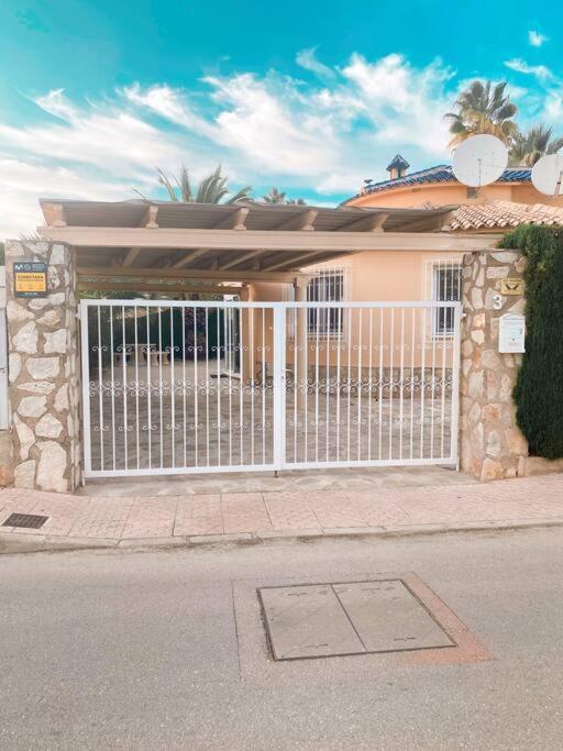 Impresionante Villa Con Piscina - Oliva Nova Exteriör bild